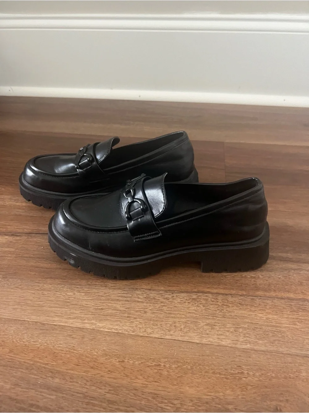 Mudd Black Chunky Chain Loafers